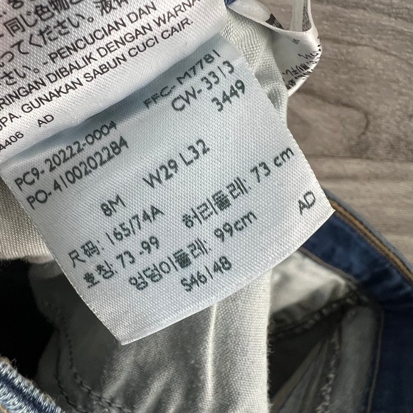 Levi's Flatters Flaunts Skinny Jeans Womens 8 Blue Medium Wash Faded Stretch Zip - Picture 6 of 11